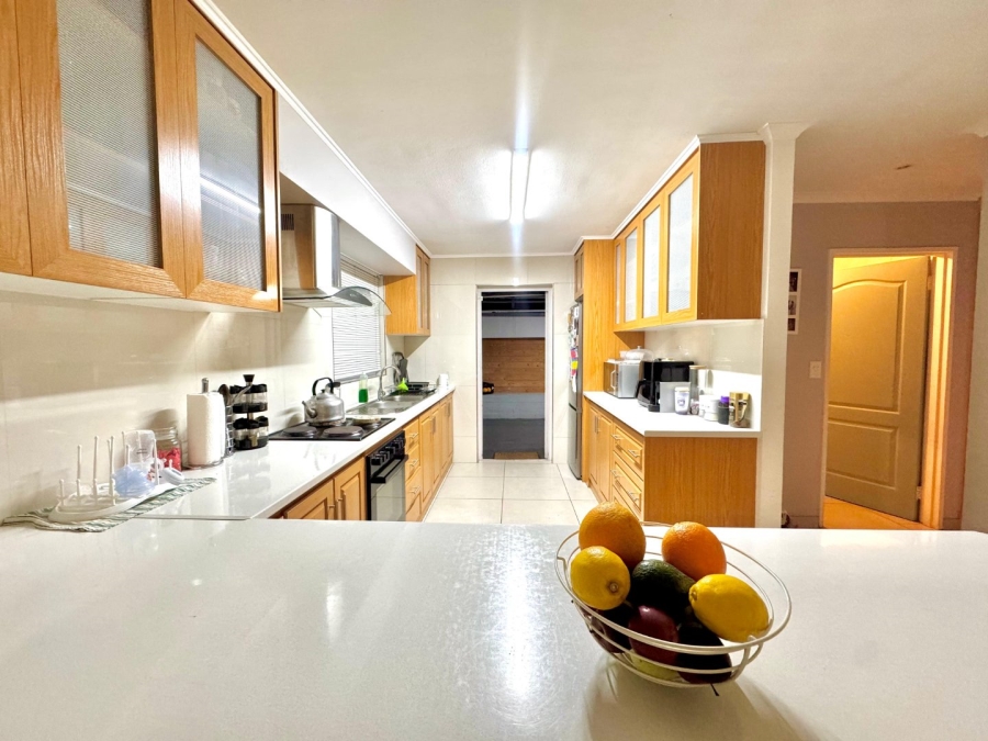To Let 3 Bedroom Property for Rent in Wavecrest Western Cape